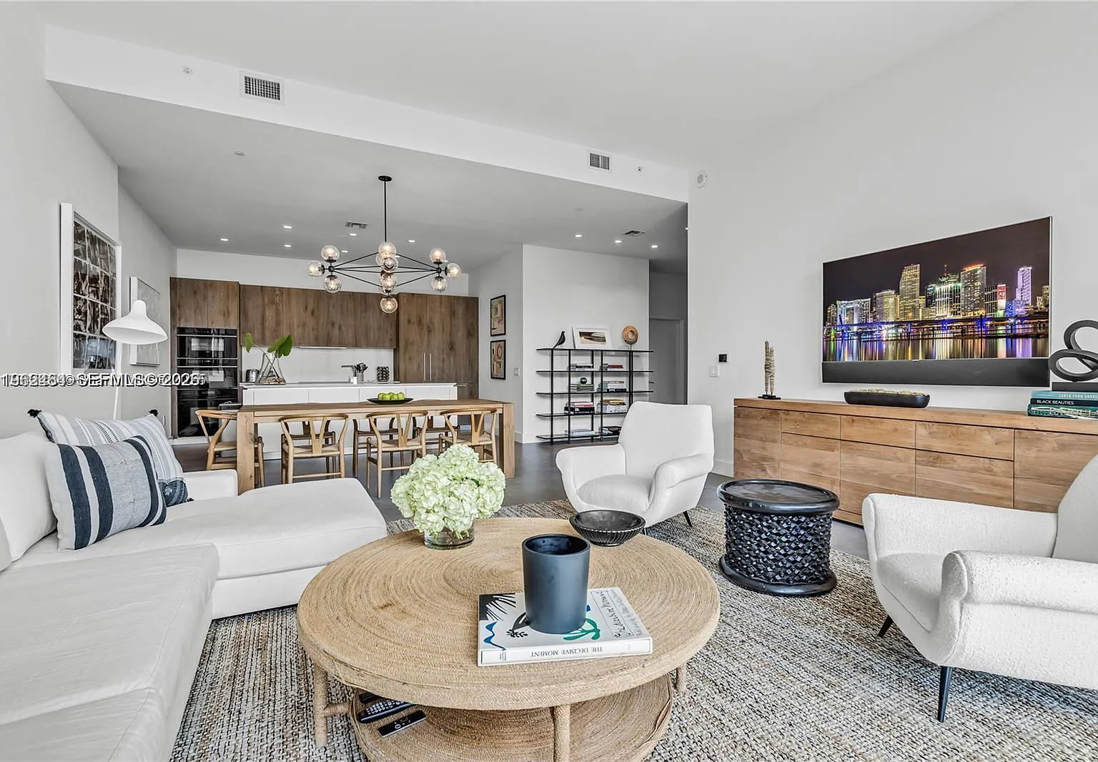 4 bed, 5.0 bath, 3341 sqft, $21,500 — Photo 1