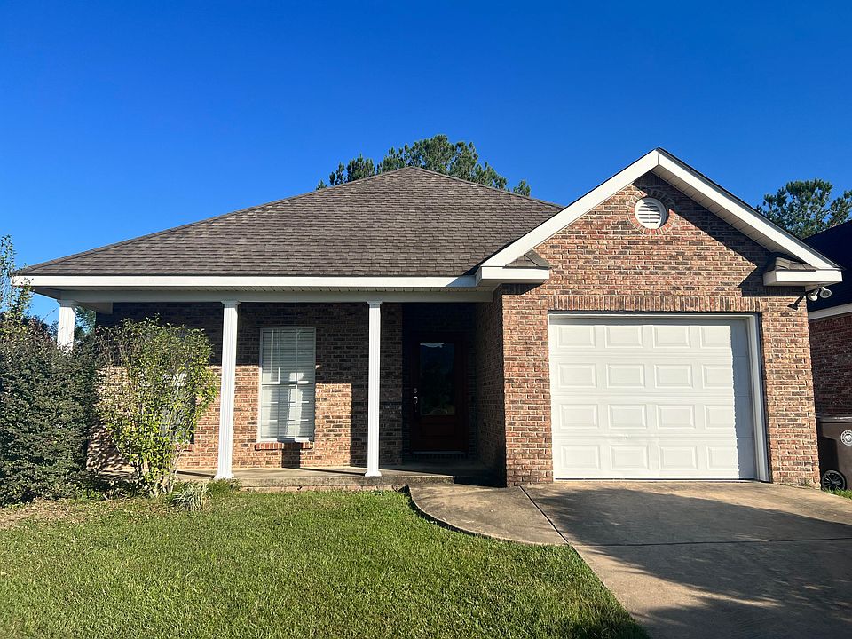 1st image of 33 Oxford Dr