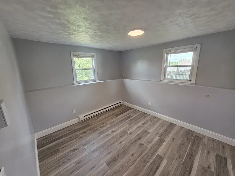 79 Newell St 1stFlr 2B/1B FreshPaint PrivEntry! Laundry! Prkg NOPets — Photo 7