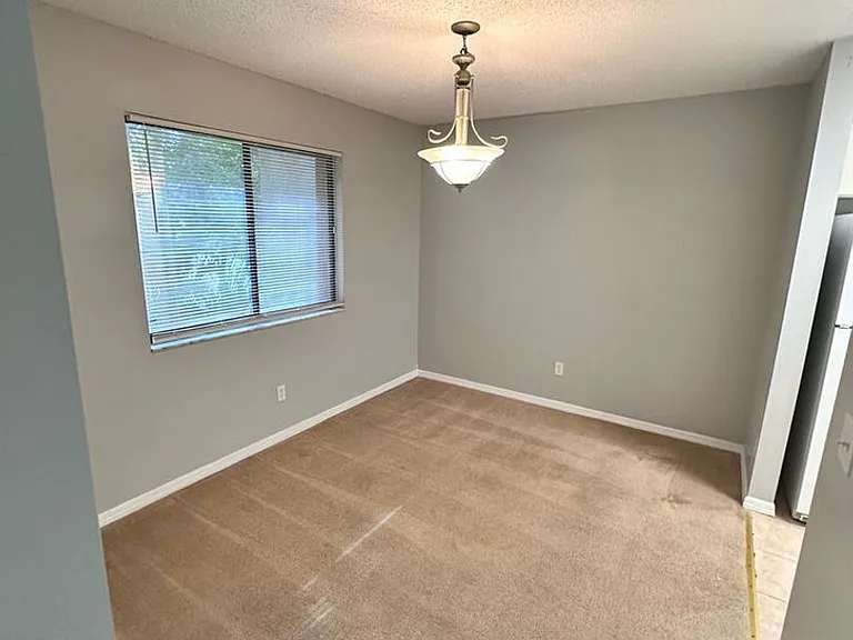 505 Bristol Dr — Photo 8