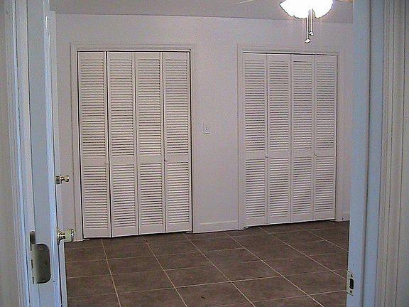 Living Room-Fireplace