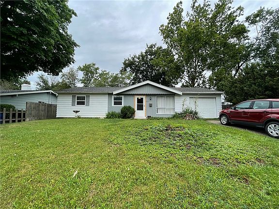 2nd image of 501 Dawn Ave