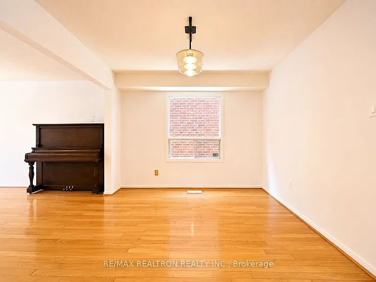 10 Pinewood Dr — Photo 11