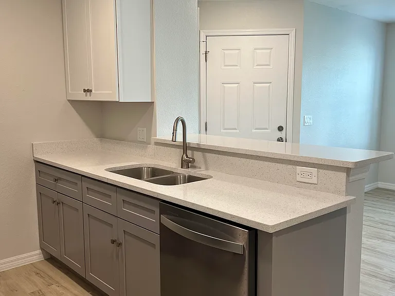 2592 Grassy Point Dr #212 — Photo 3