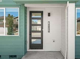 14834 NE Couch St #6, Portland, OR