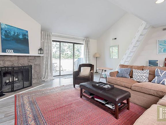 3rd image of 188 Rowayton Woods Dr #188
