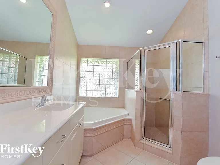 1655 James Cir — Photo 12