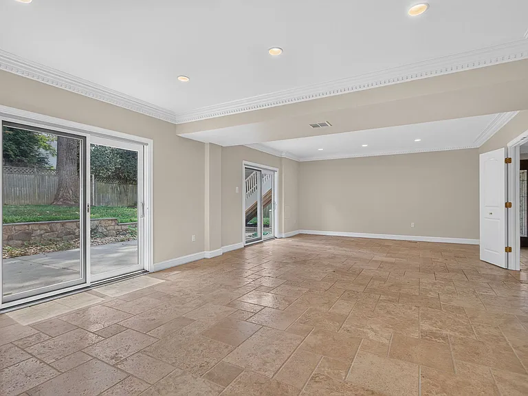 6216 Goodview St — Photo 31