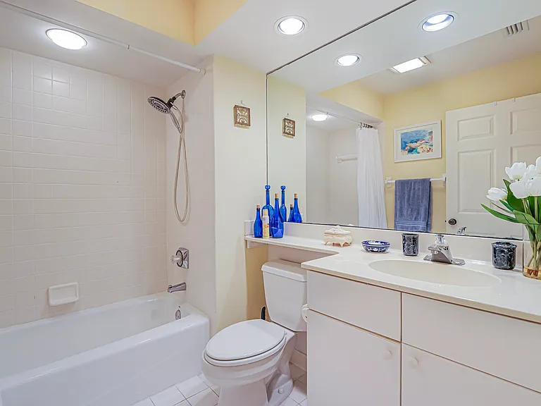 5225 E Harbor Village Dr #303 — Photo 19