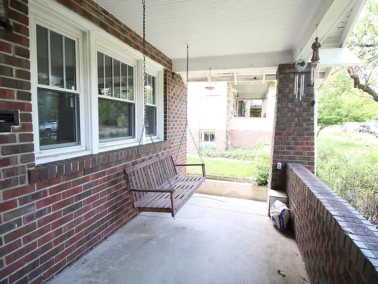 Front porch swing