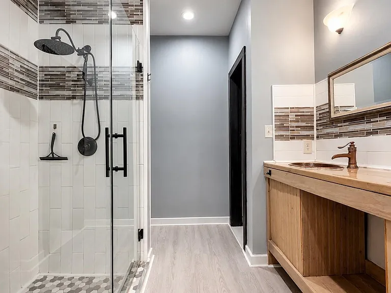 11611 Walraven Dr — Photo 11