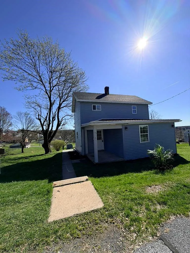 606 Devlin St photo 1