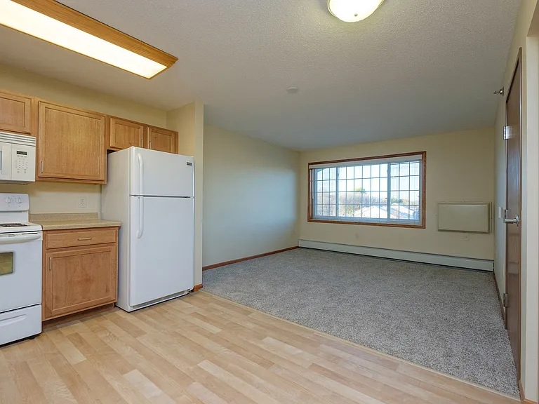 Fargo, ND Crossroads Apartments | Living