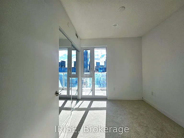 230 Simcoe St #2414 — Photo 11