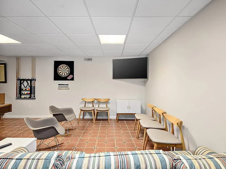 Building's Lounge