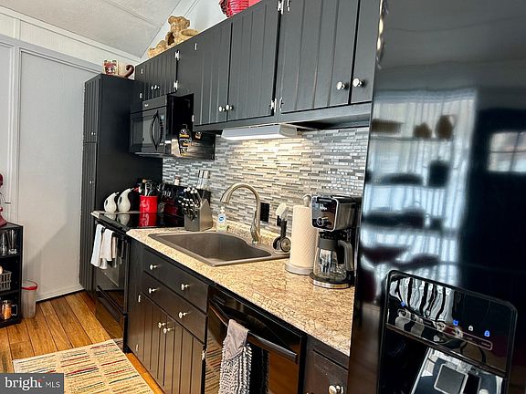 5th image of 114 Topsider Dr