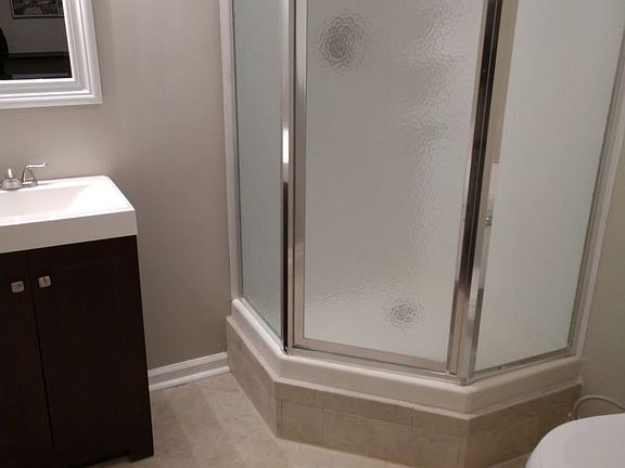 4th image of 2495 Sherbrooke Dr NE #B