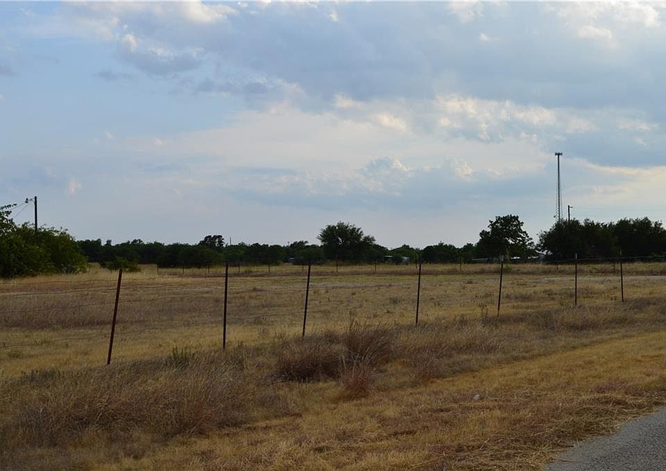 2nd image of 141 Travis Rd