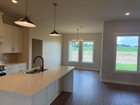 3rd image of 148 Kelton St