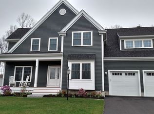 9 Sycamore Dr, Dracut, MA 01826