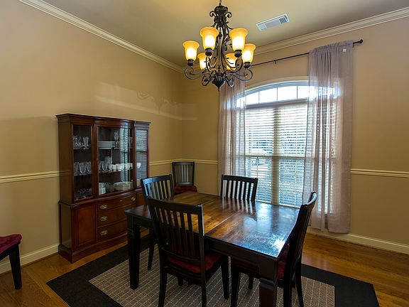5th image of 3702 Brook Highland Dr