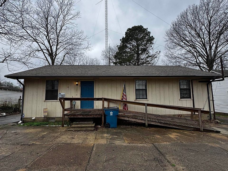 1st image of 713 S Tipton St