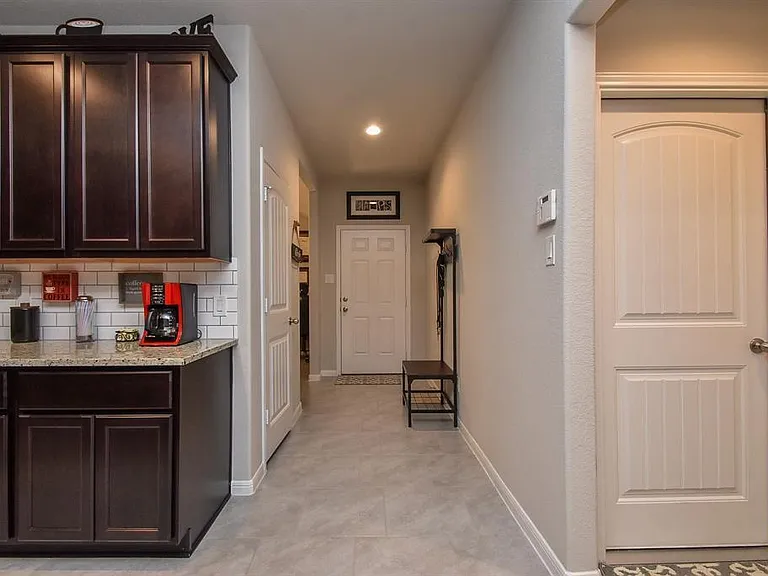 8127 Gambrel Way — Photo 5