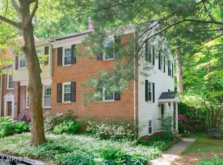 8395 Uxbridge Ct, Springfield, VA 22151