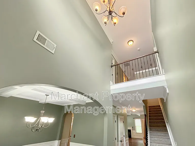 32 Governors Lake Way — Photo 5