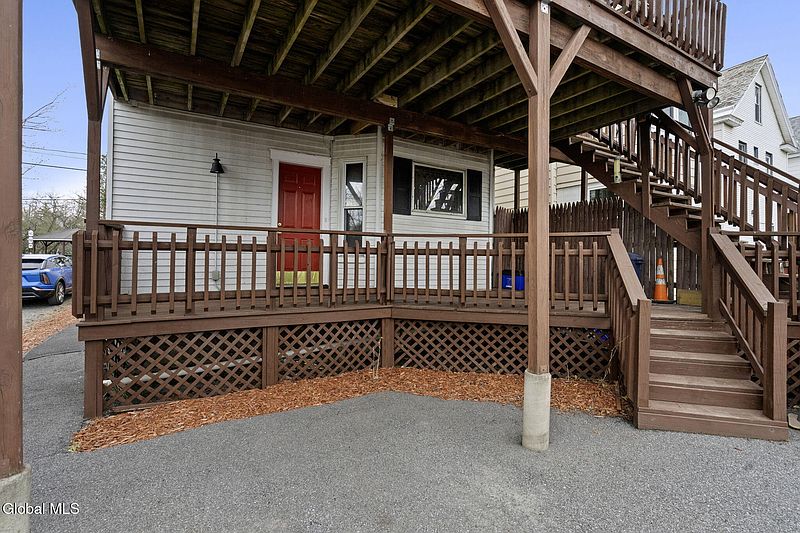 4th image of 290 Morton Avenue