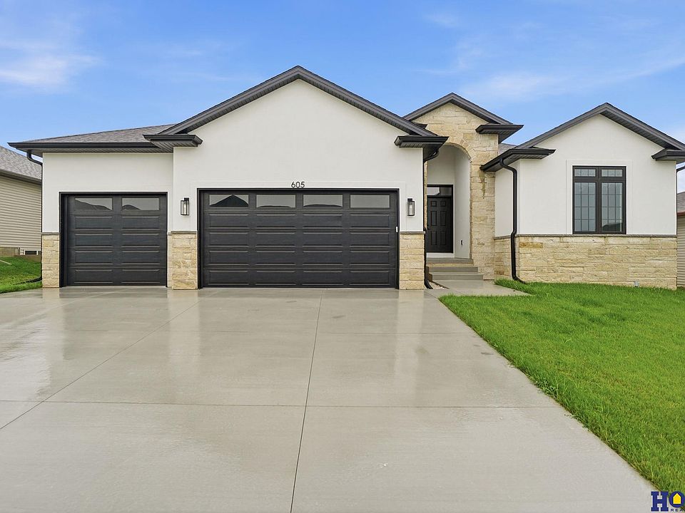 1st image of 605 108th St