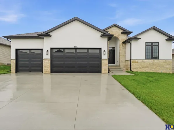 605 108th St, Lincoln, NE 68527
