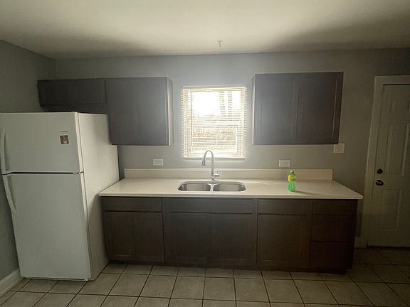 4th image of 612 New Jersey St