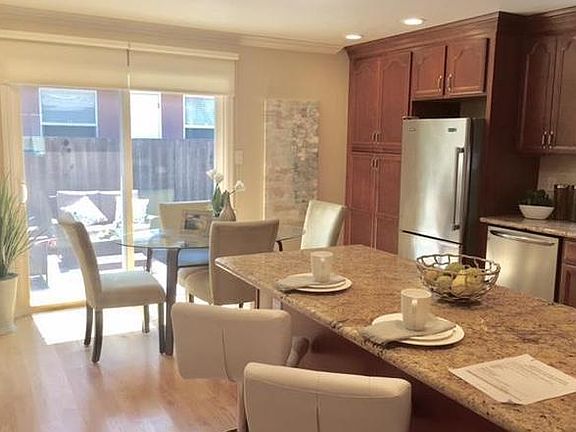 Kitchen (no longer staged)