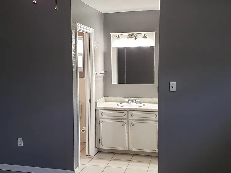 2302 Hutchinson Ave — Photo 14