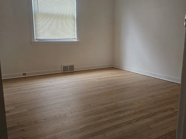 9013 La Crosse Ave #1B — Photo 8
