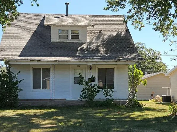 807 5th Ave, Belle Plaine, IA 52208