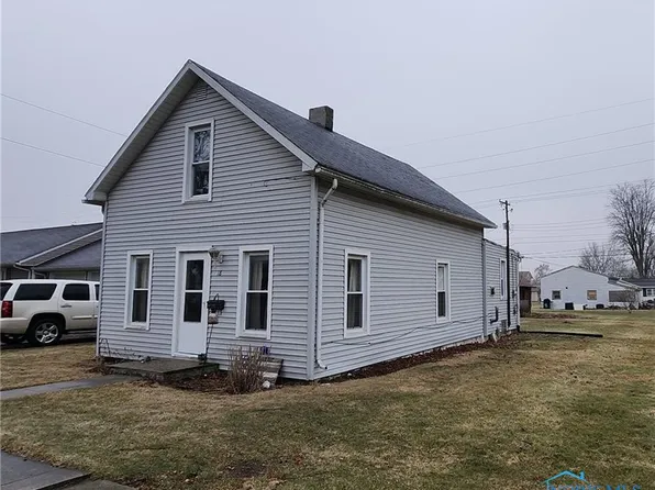 18 W Center St, Leipsic, OH 45856