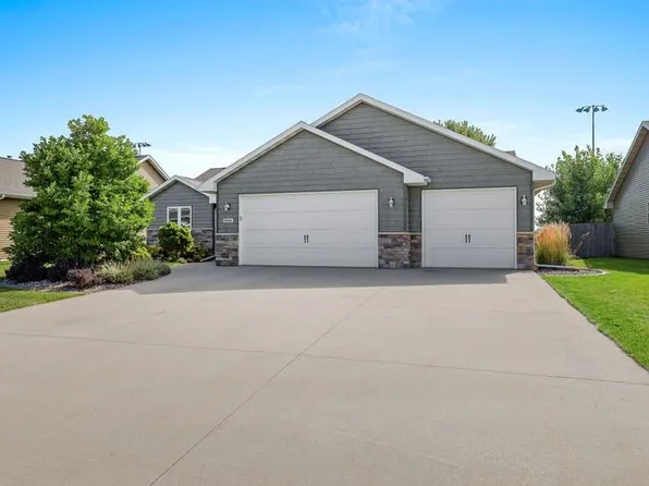 N9046 Spring Valley Rd, Menasha, WI 54952