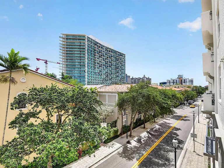 403 S Sapodilla Ave #307 — Photo 19