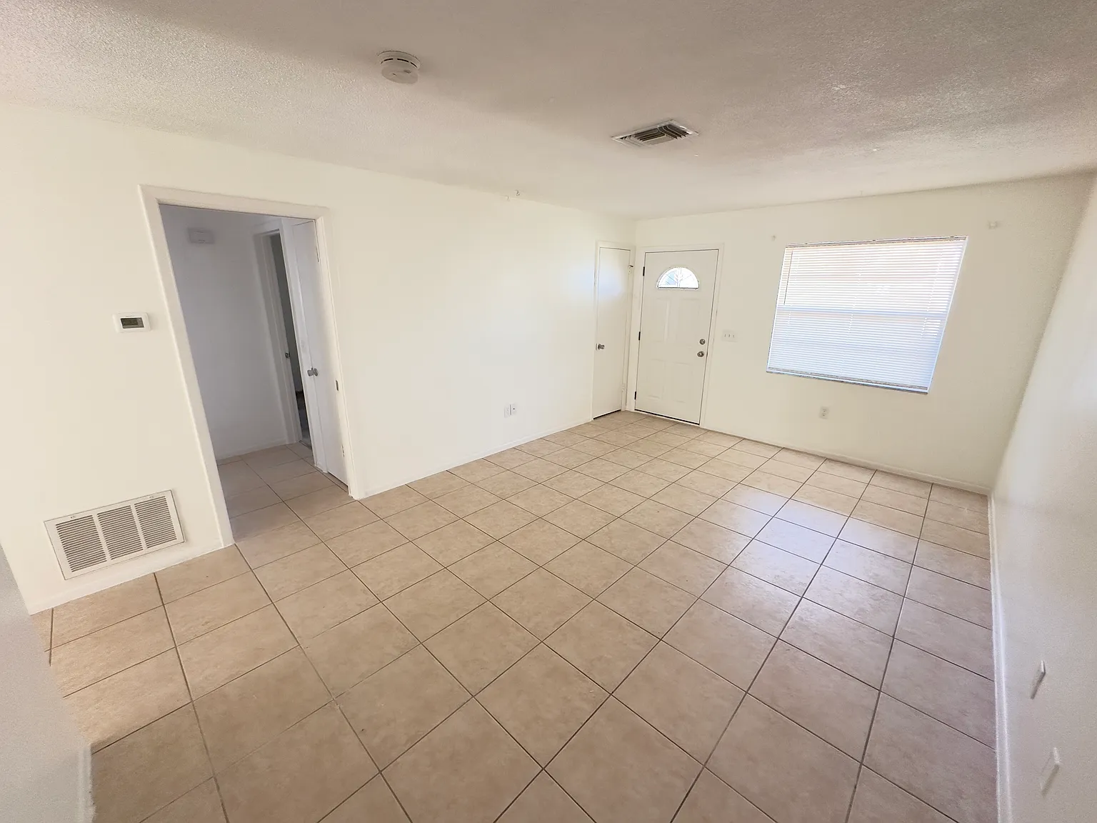 3088 Englewood Dr — Photo 4