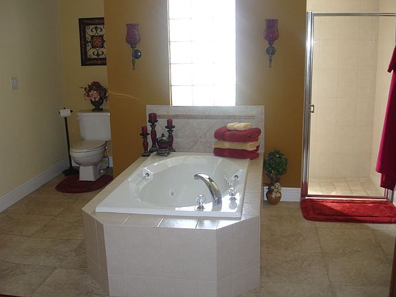 Jacuzzi in masterbath wonderful walk 6 ft shower