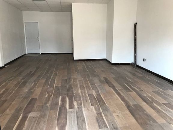 2nd image of 388 Bay St