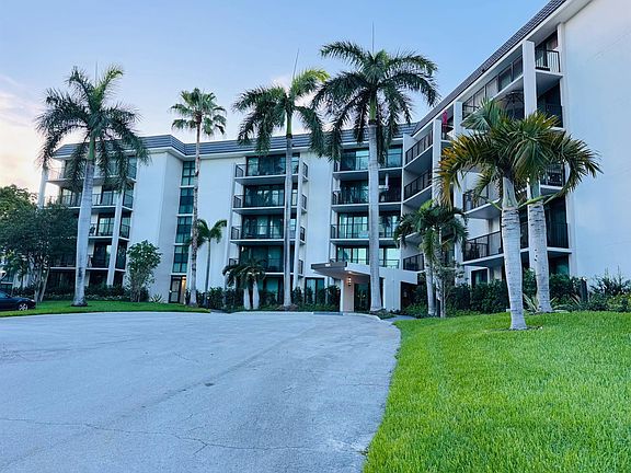 5th image of 1101 River Reach Drive #215