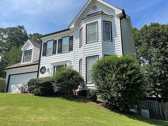 3rd image of 20 Channings Lake Dr