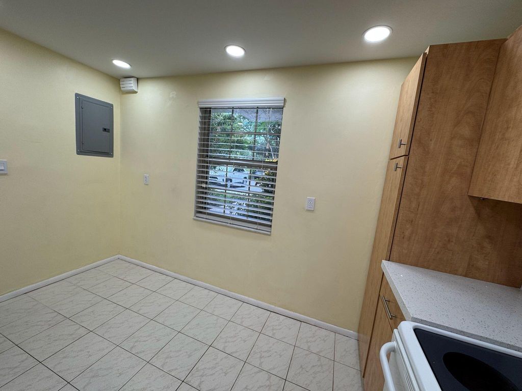 901 Cypress Terrace #103, photo 8