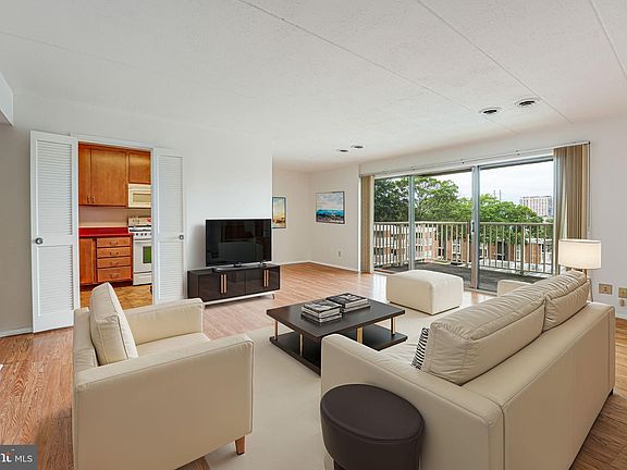2nd image of 2622 Redcoat Dr Unit 171