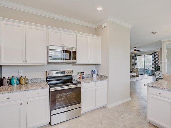 5th image of 20808 Cattail Blvd