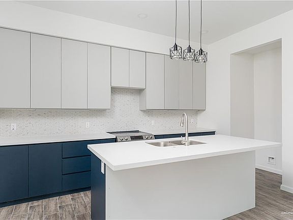 4th image of 3509 Camellia Ave
