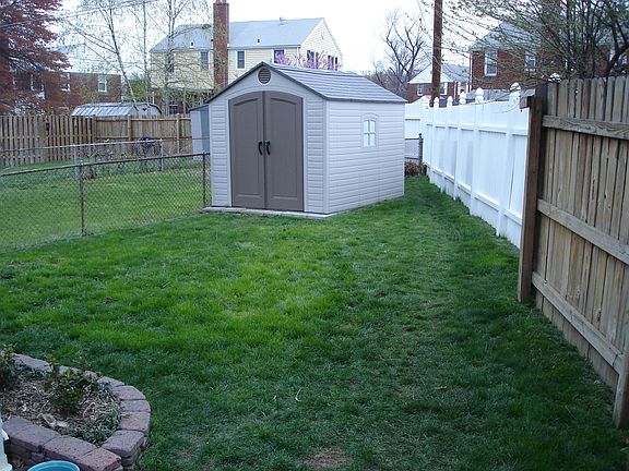 4th image of 2606 Farmington Dr